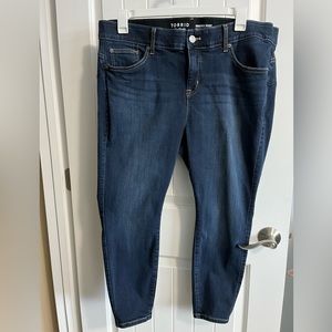 Torrid Bombshell Skinny. 20 extra short. Washed and worn once.